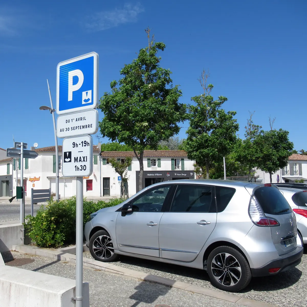 Parking place des Lions