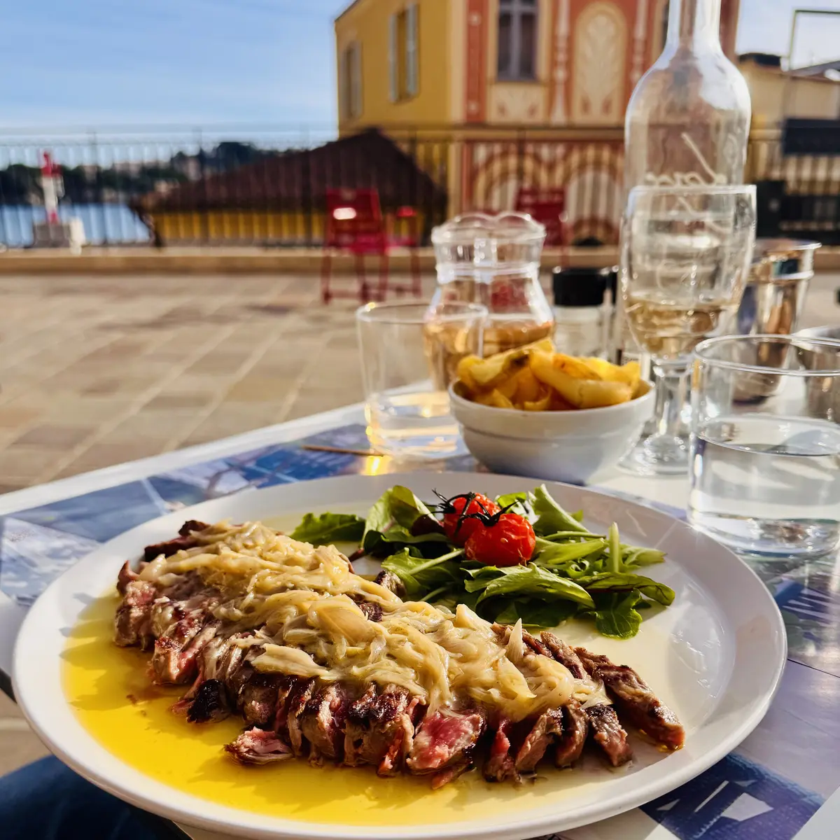 L'incontournable contre-filet de boeuf, fondue d'échalotes