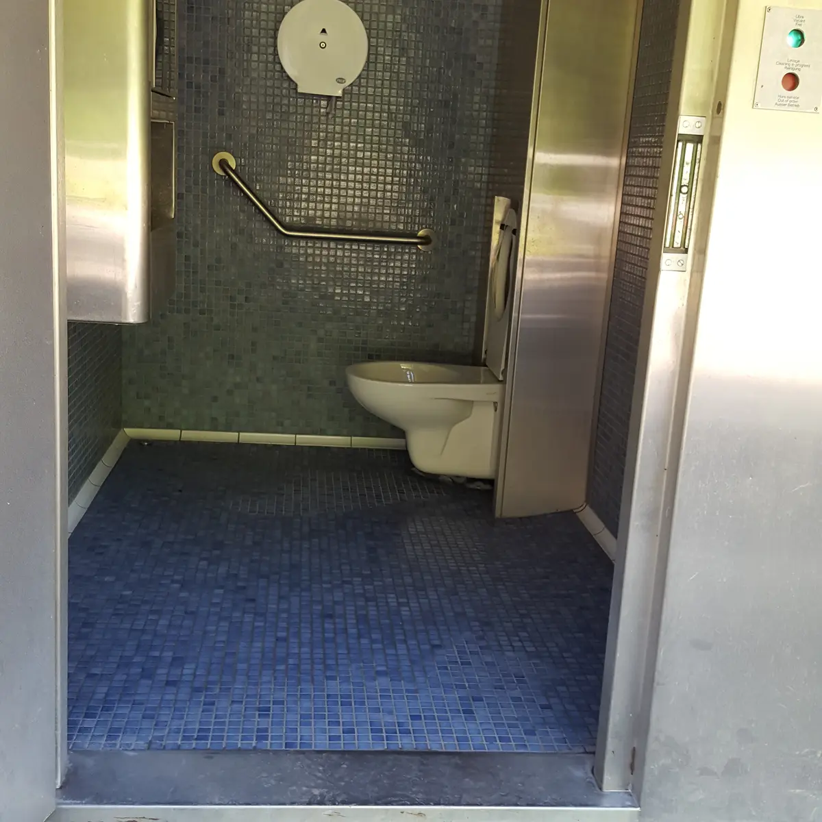 Toilettes publiques Lormay