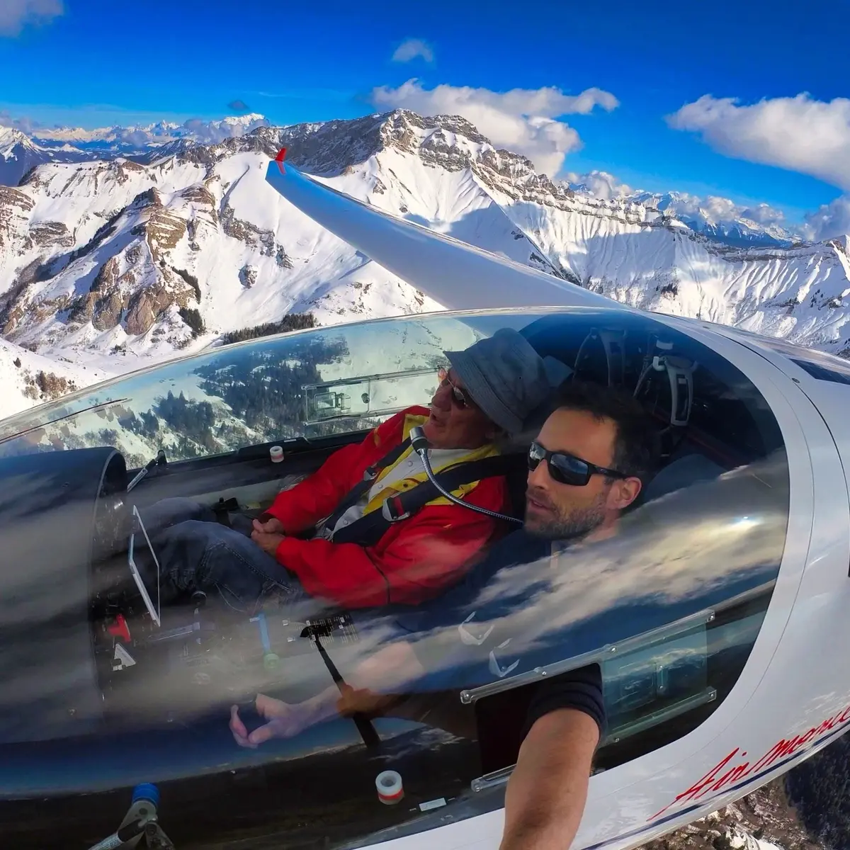 Au milieu du massif des Beauges, avec le Mont-Blanc sur l'horizon.