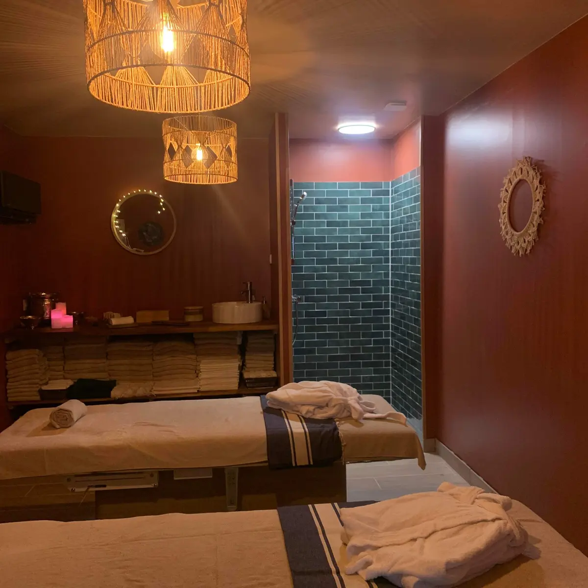 Sala de masajes y tratamientos para dos