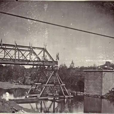 Installation du pont de la Ouegnhi