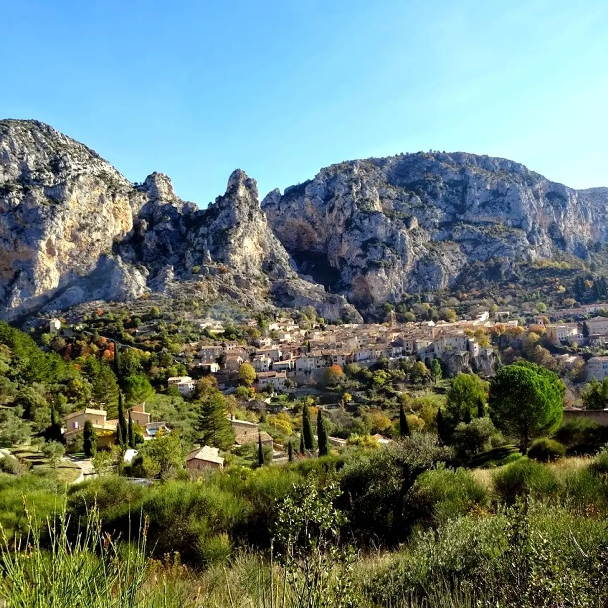 Les Claux et le village