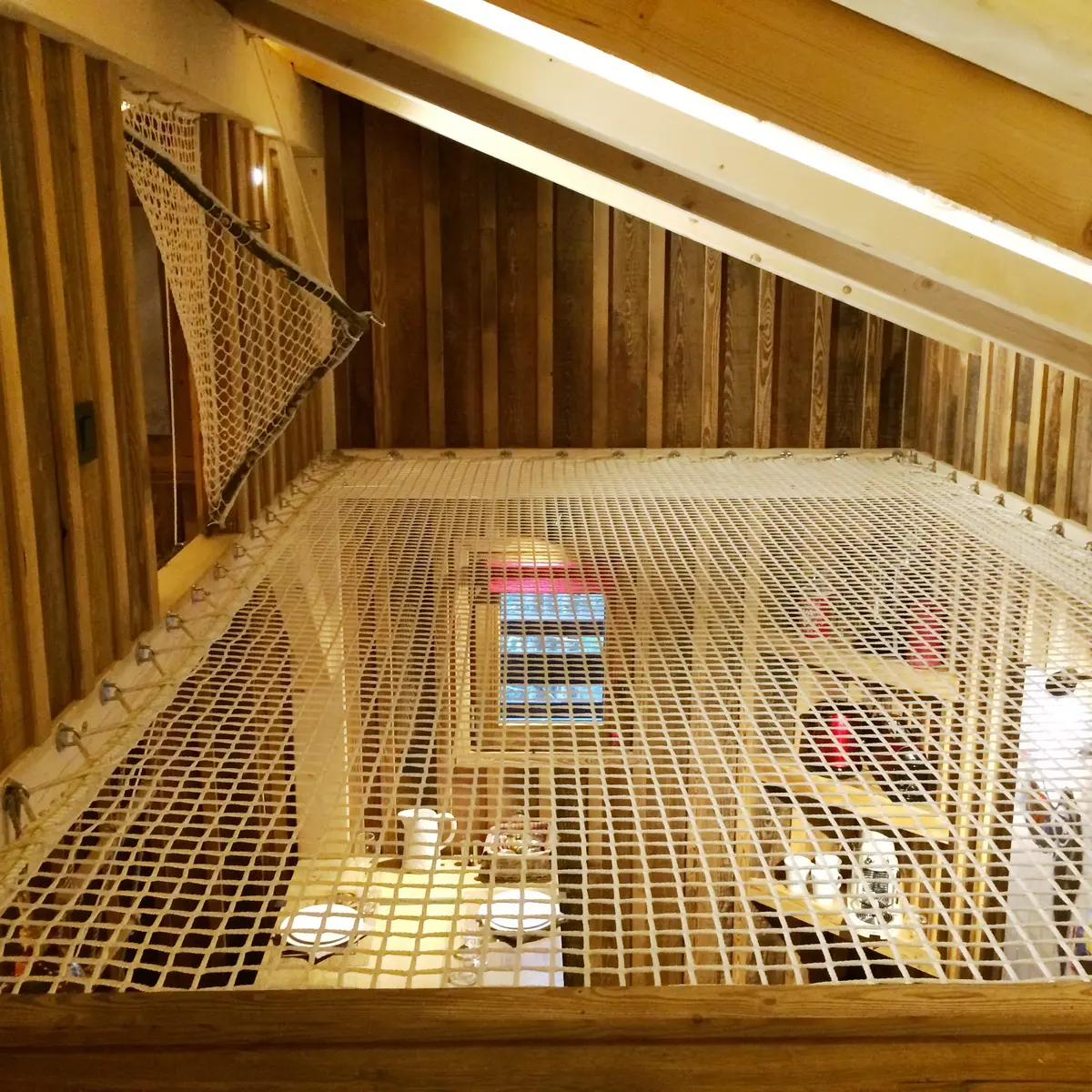 Cabanes entre Terre et Ciel - Cabane du Ruisseau et son filet intérieur
