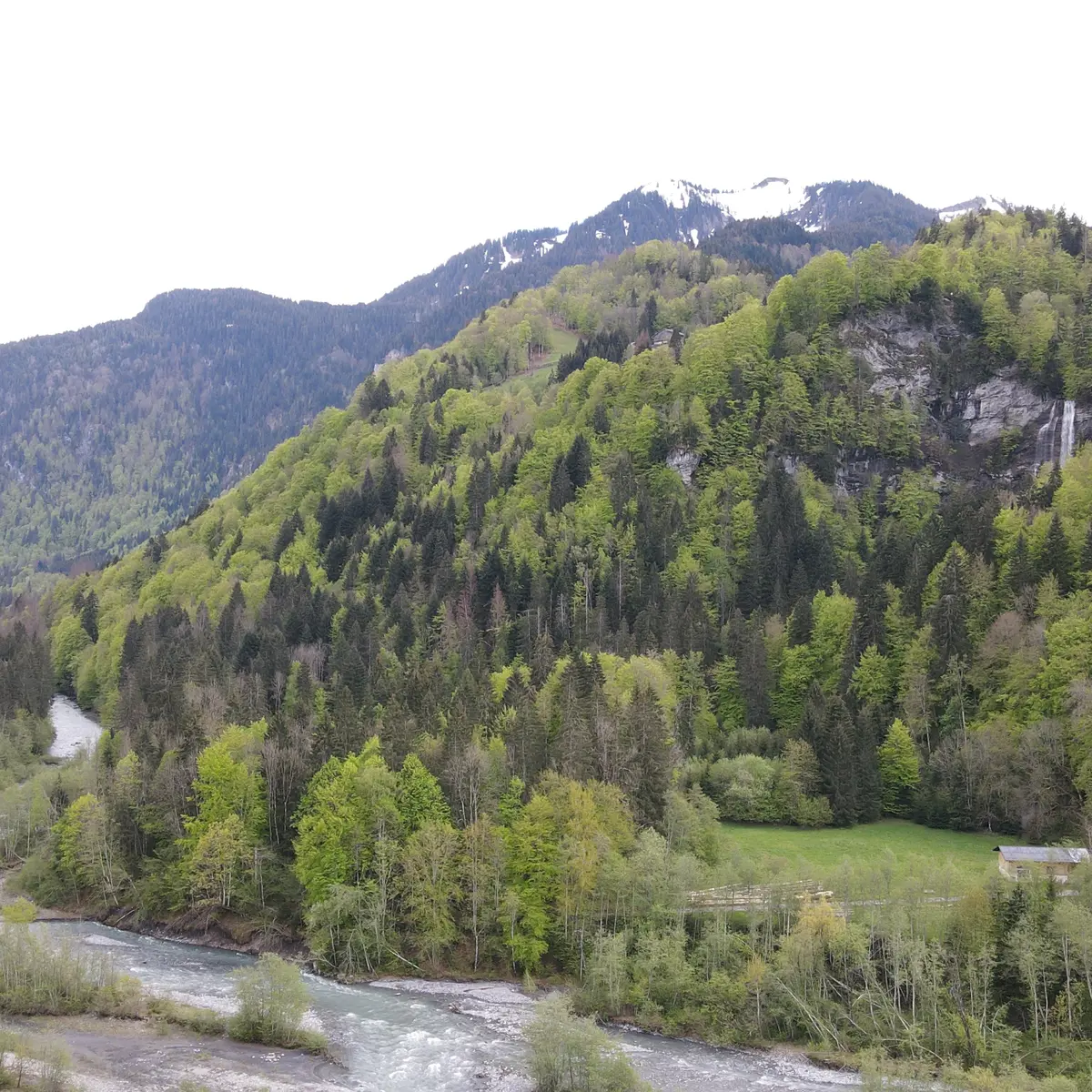 Vue générale de la cascade