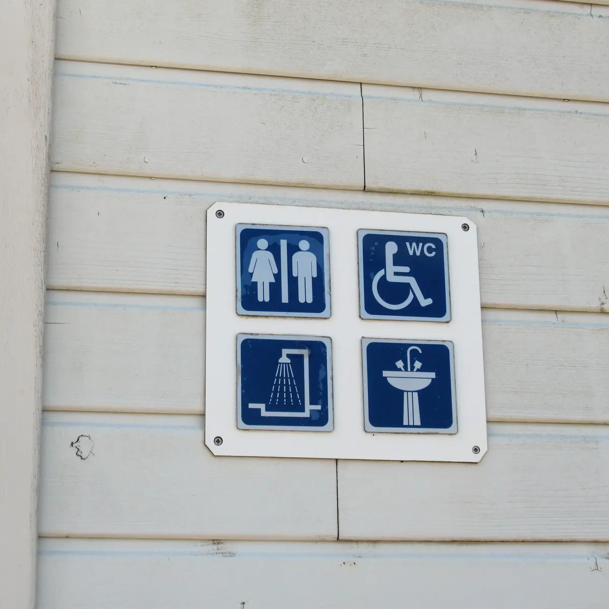 Toiletten Erste-Hilfe-Station