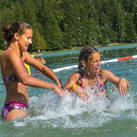 Baignade au lac Genin - Charix
