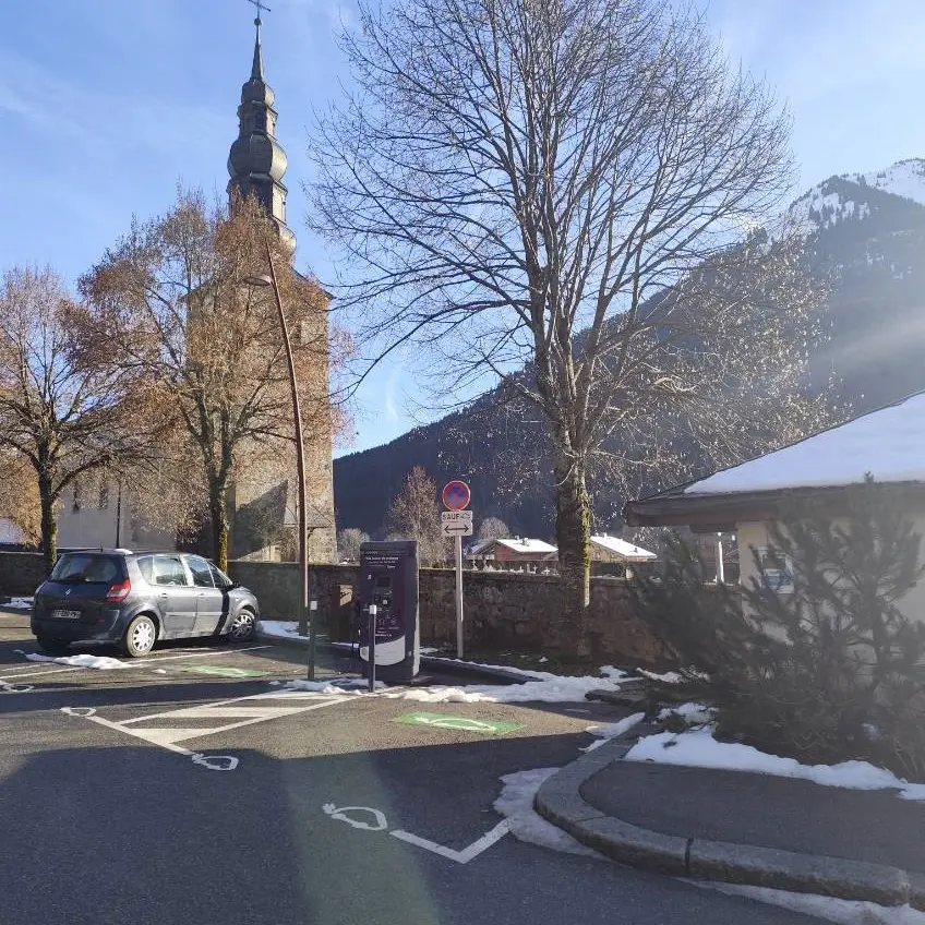 Borne de recharge véhicules électriques