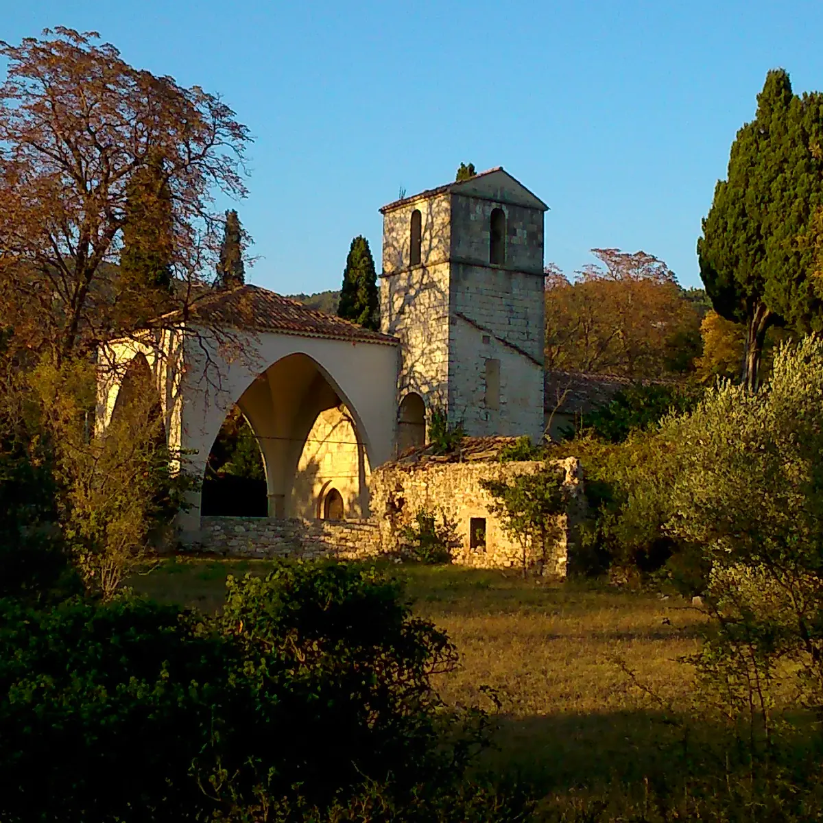 Chapelle en Automme
