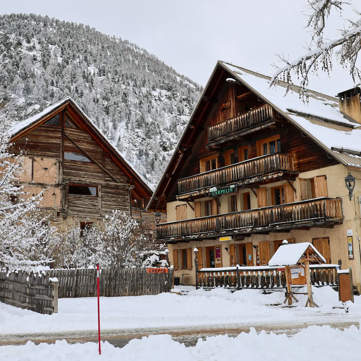 Le restaurant de l'auberge l'Arpelin en hiver