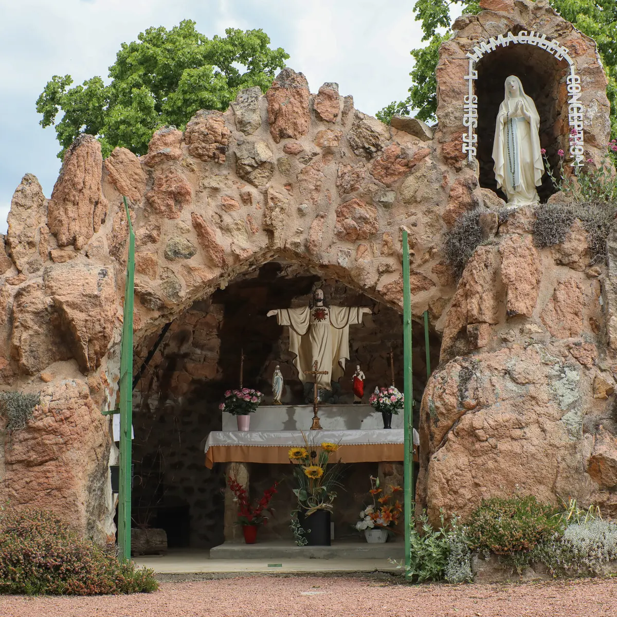 La grotte de Félines