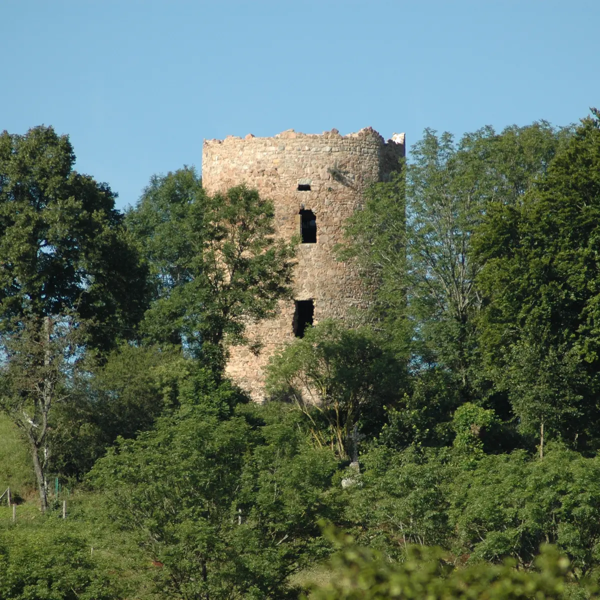Vue sur la Tour de Ressy