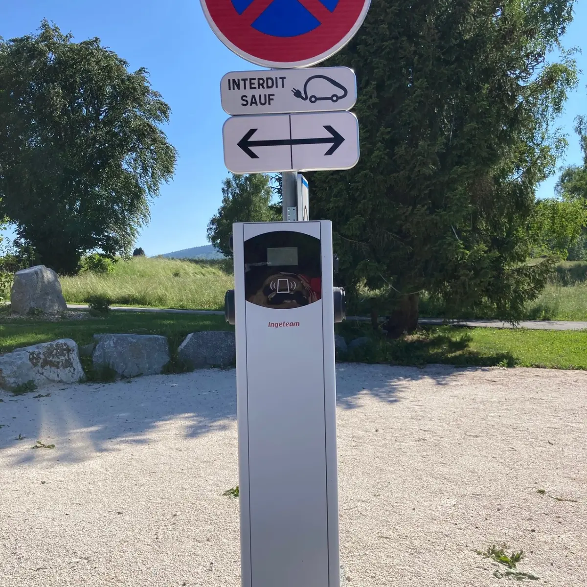 Pancarte  recharge voiture électrique