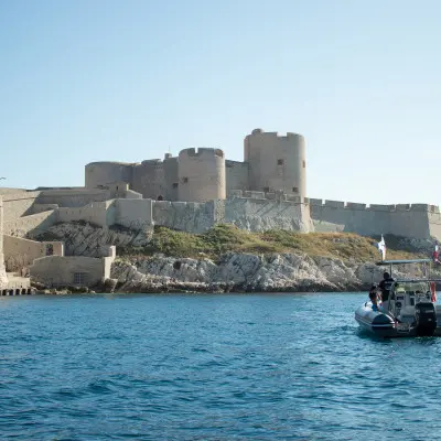 Marseille: Sunset Frioul Archipelago Boat Cruise