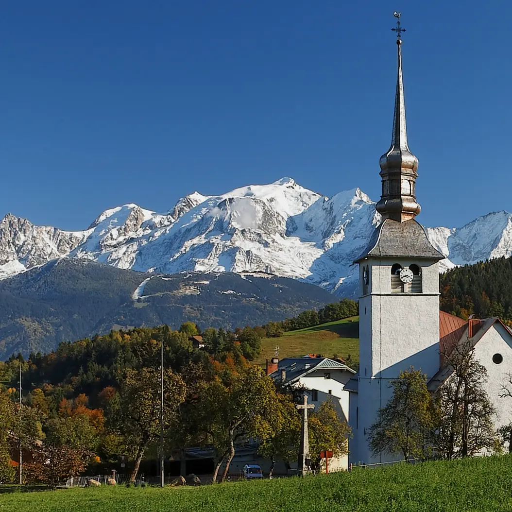 Eglise de Cordon face au Mont-Blanc