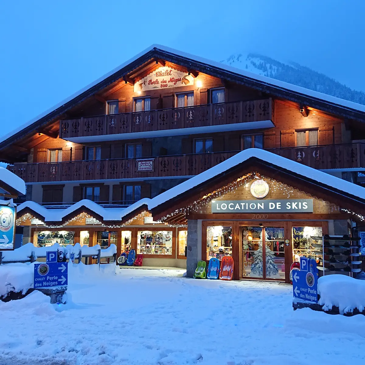 Magasin, façade extérieure