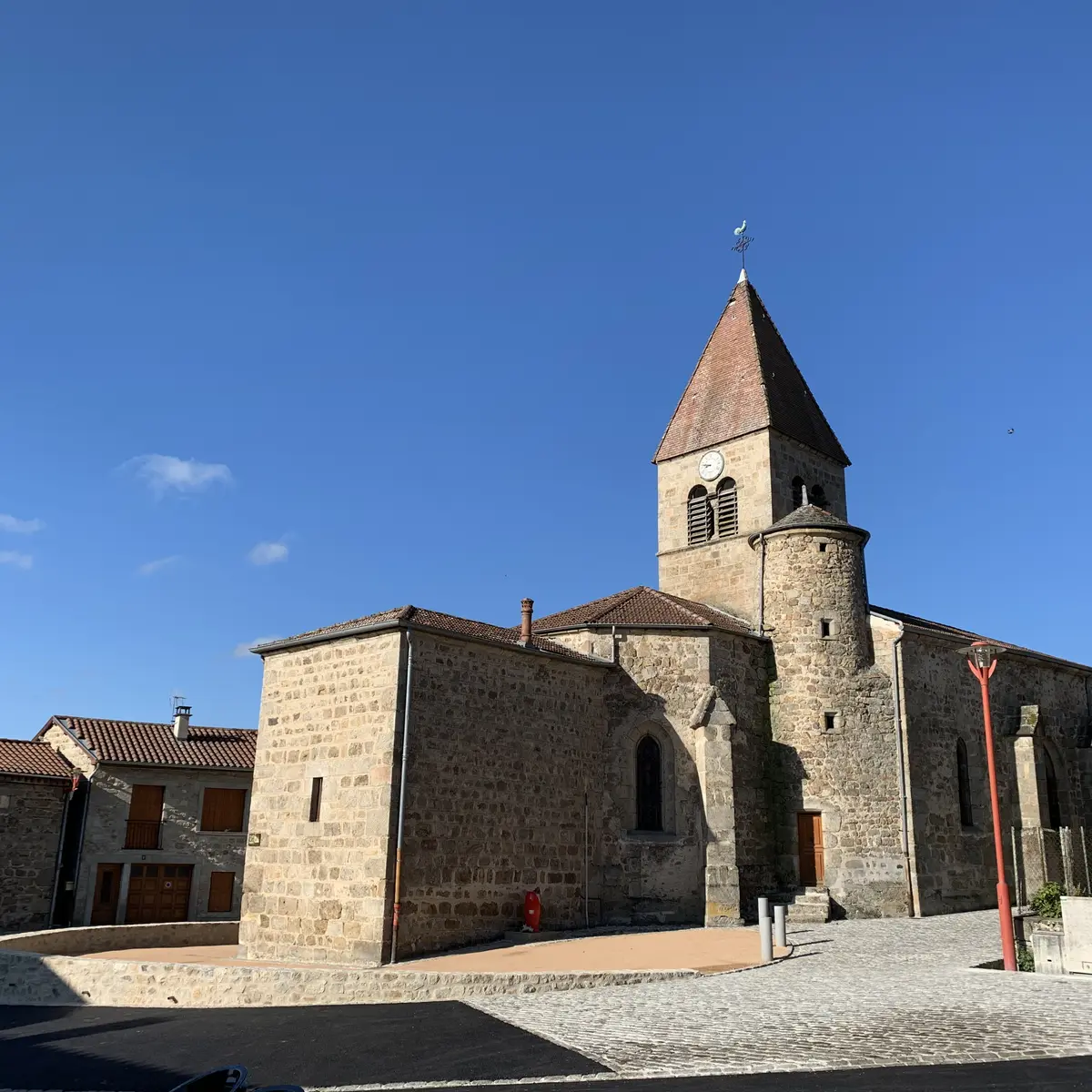 Eglise parvis