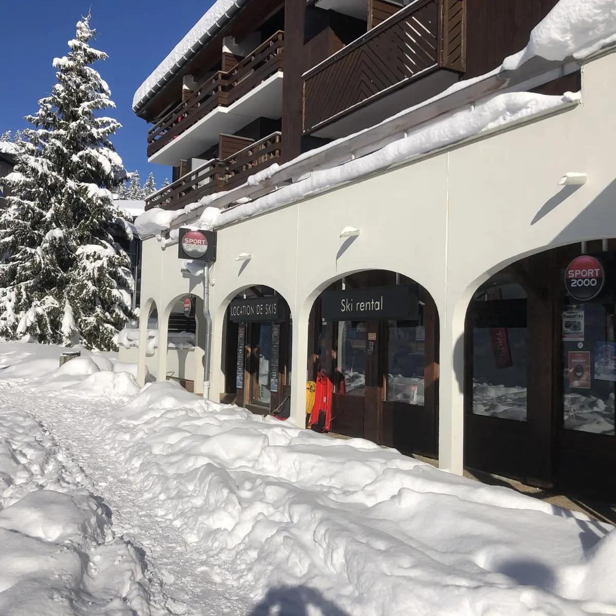 Extérieur magasin Sport 2000 Morillon 1100