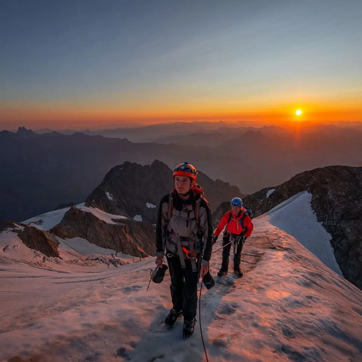 Lever de soleil sur la Meije Orientale