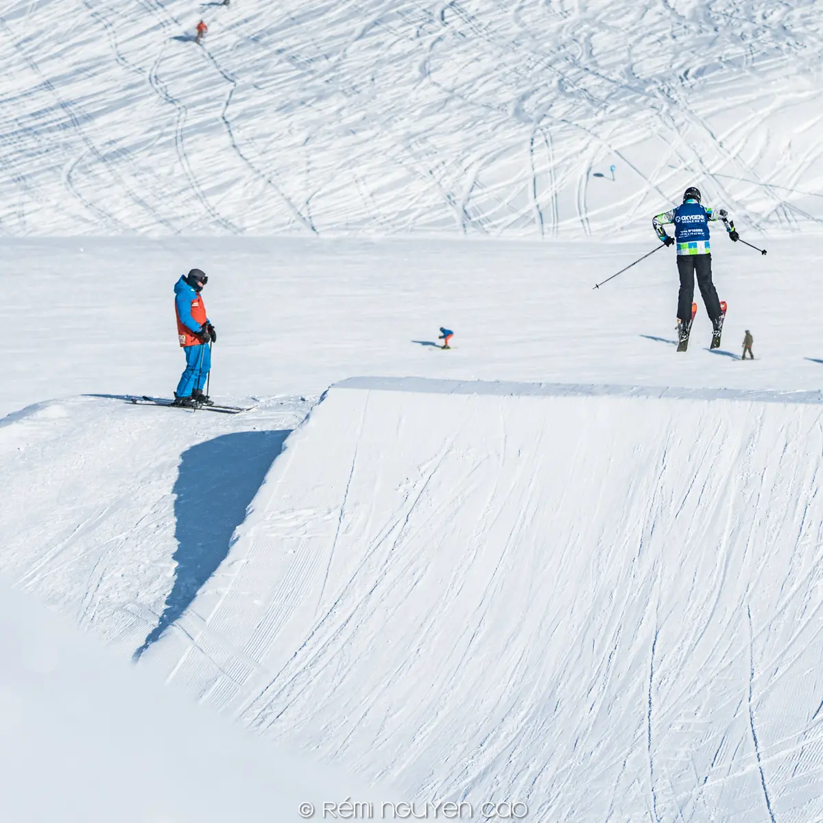 These lessons are aimed squarely at competent skiers from 12-17 years old who want to test themselves on some different aspects of skiing.