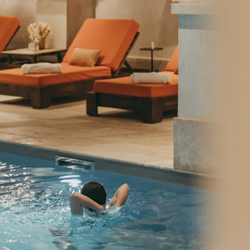Piscine intérieur _ Airelles