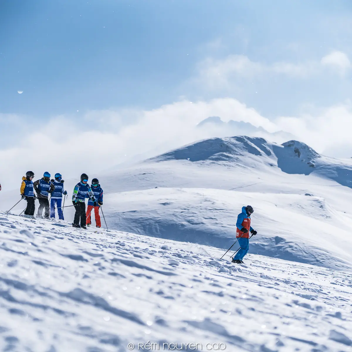 Are your teens too cool for (ski) school? Choose Pro Rider for freestyle, slalom and off-piste; Race Academy for budding ski racers or teen clinics for social skiiing.