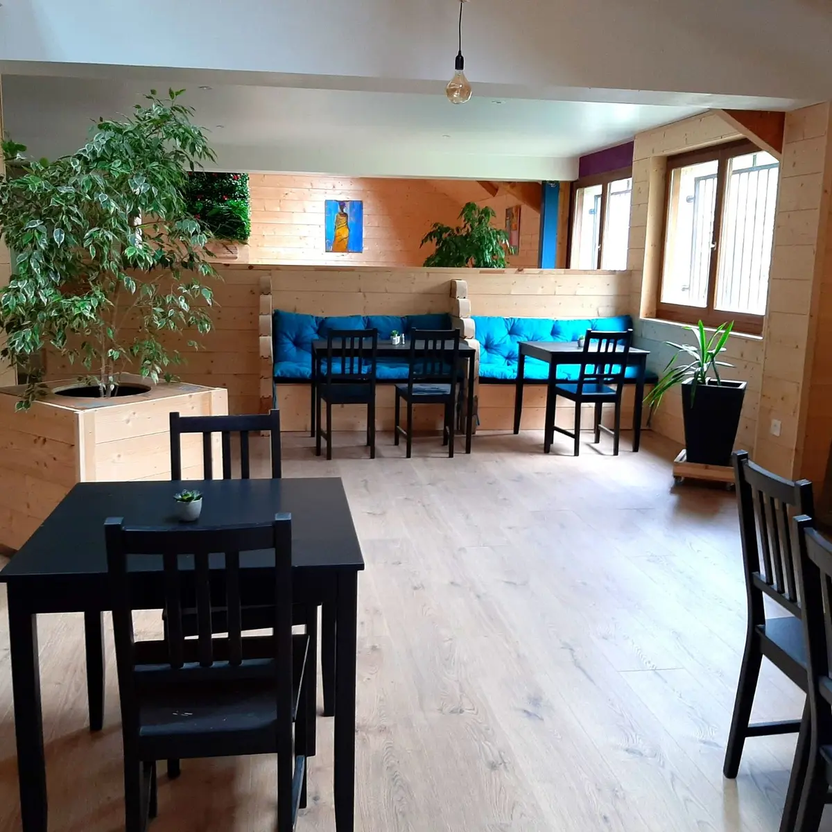 tables cafétéria Les Sources
