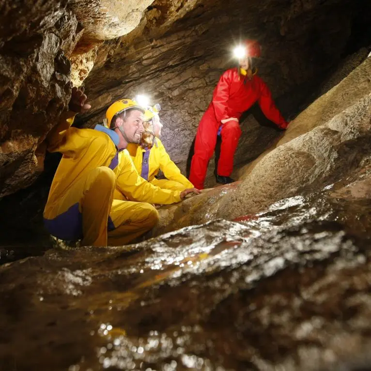 Partez explorer les chourums du Dévoluy en spélélogie !