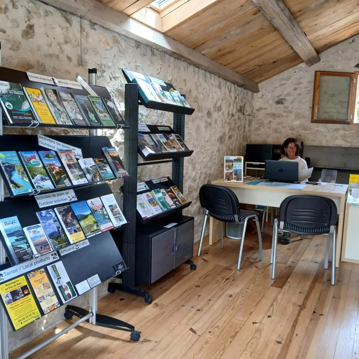 Anne Marie, seasonal agent