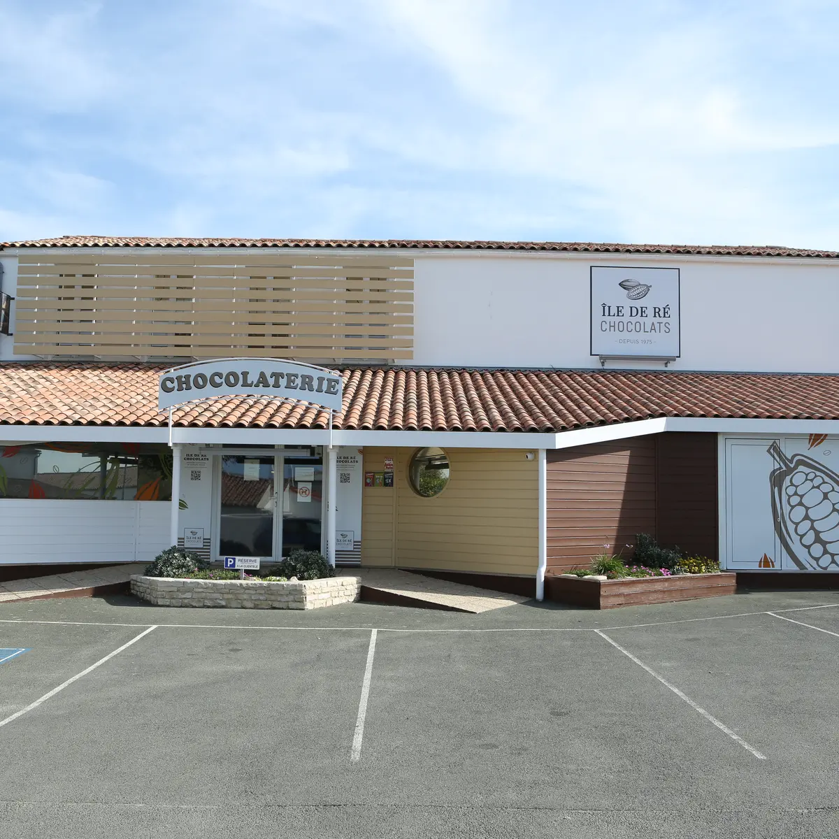 Façade de la fabrique à Saint-Martin-de-Ré