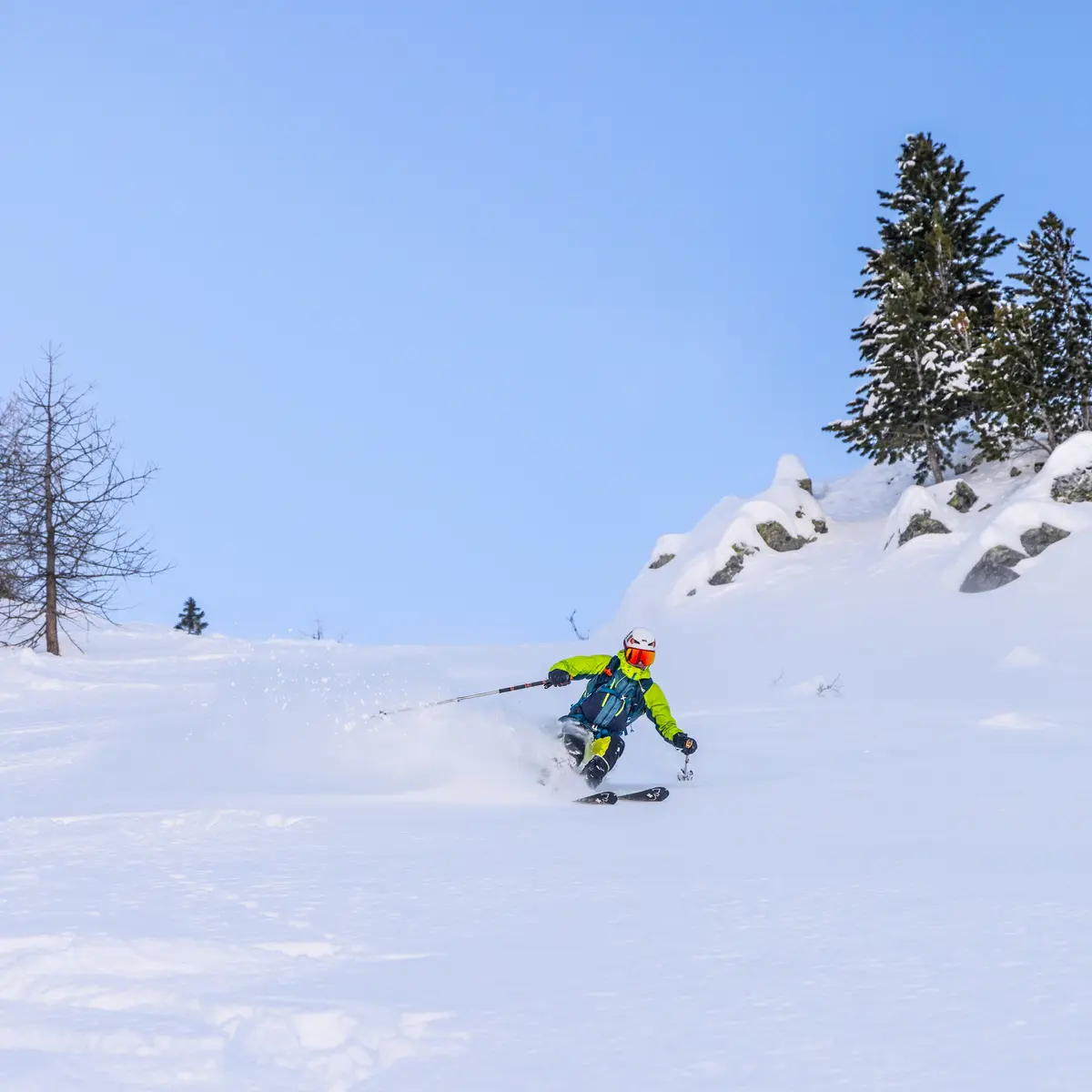 Descente à ski du refuge