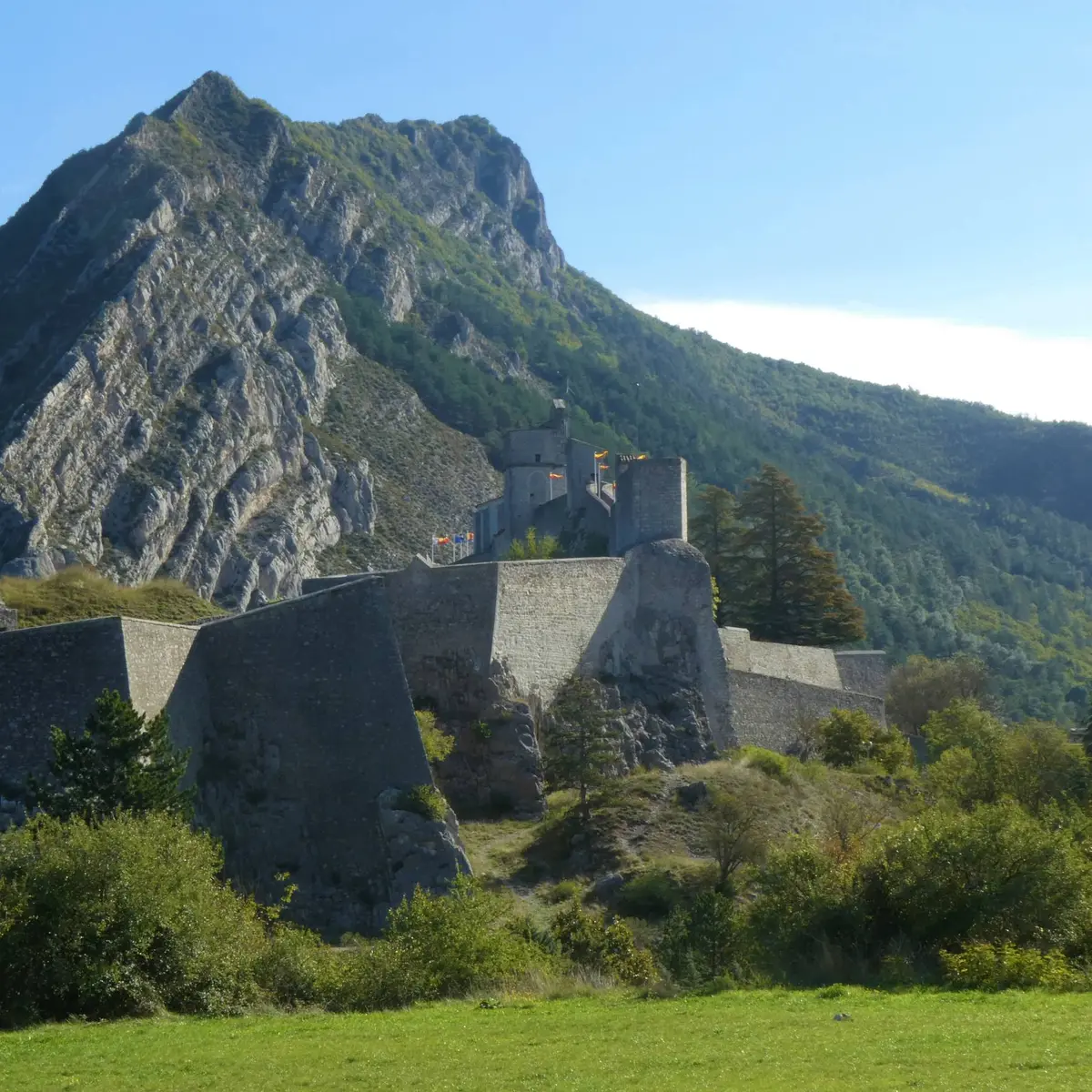 Face à l'imposante citadelle de Sisteron