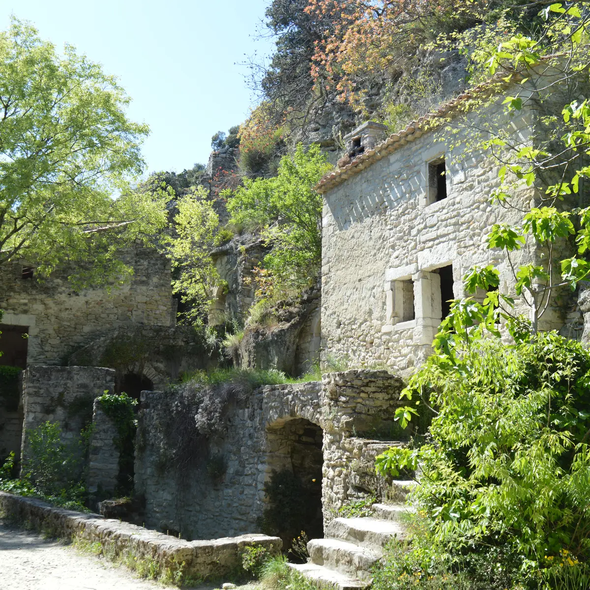 Village troglodytique de Barry