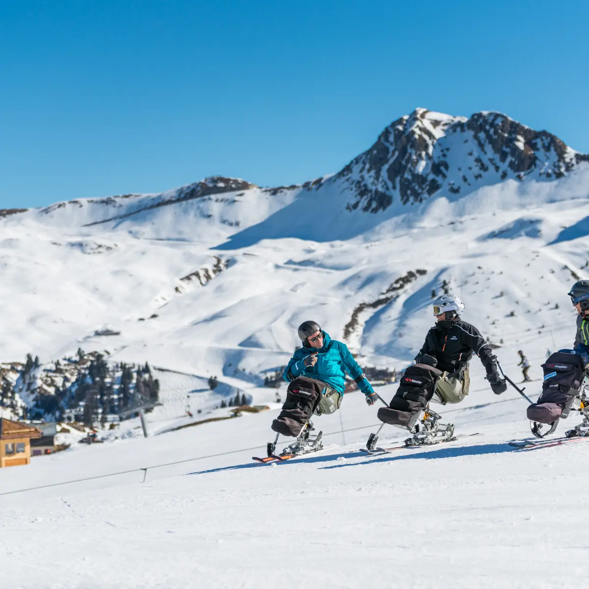 Des moniteurs patients et qualifiés qui vous conduiront progressivement vers l’autonomie à ski.