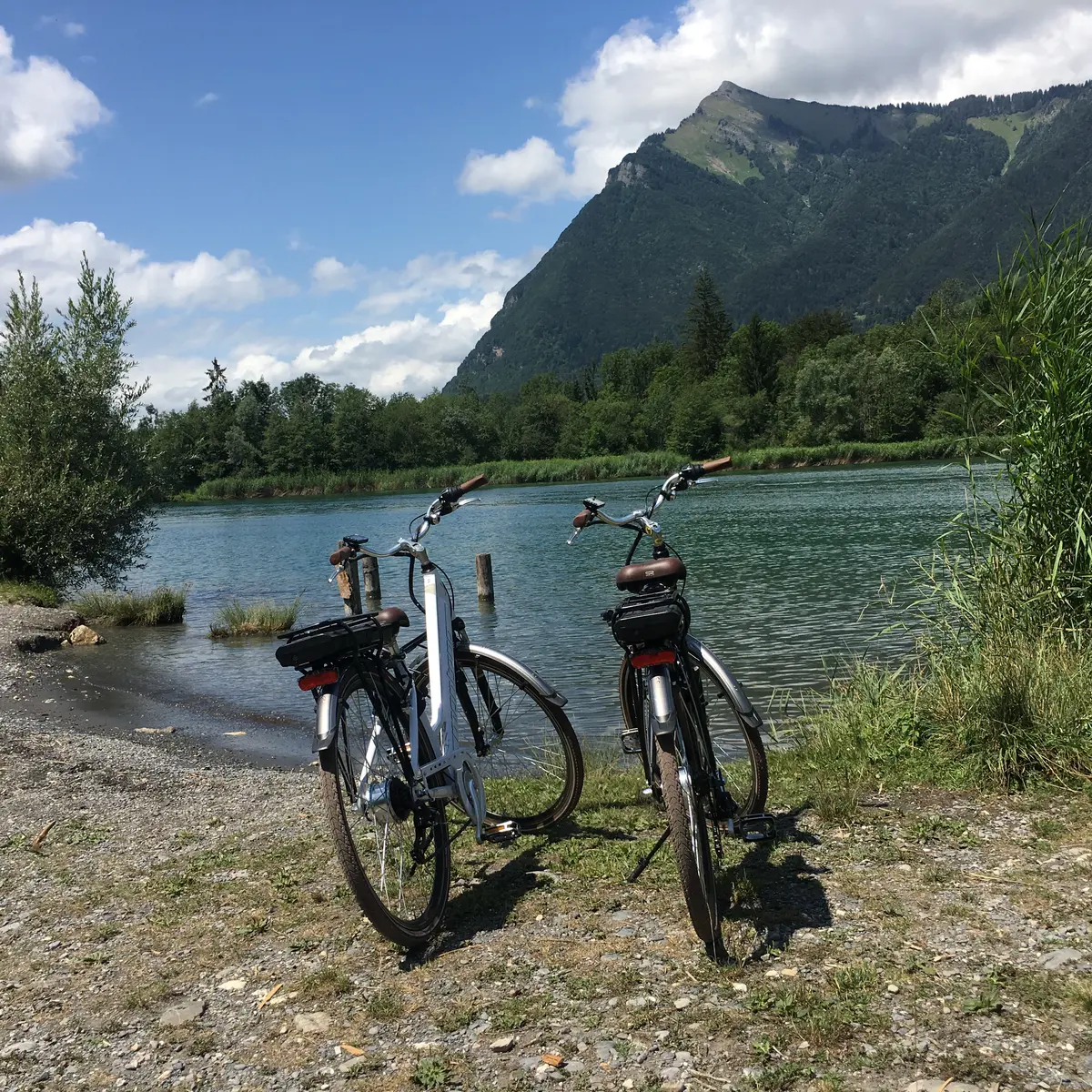Au bord du lac de Plonnex à Taninges
