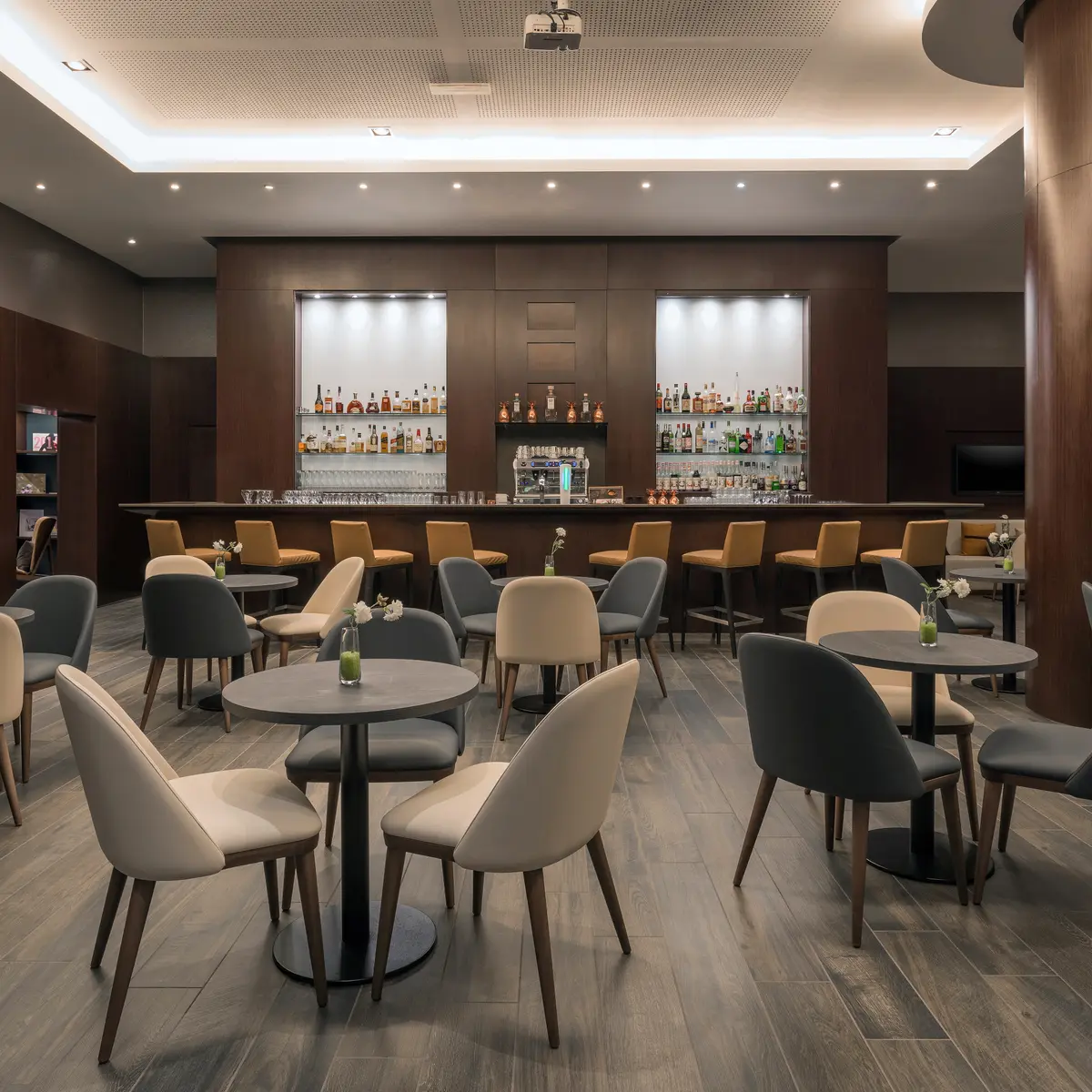 Cosmopolitan Bar