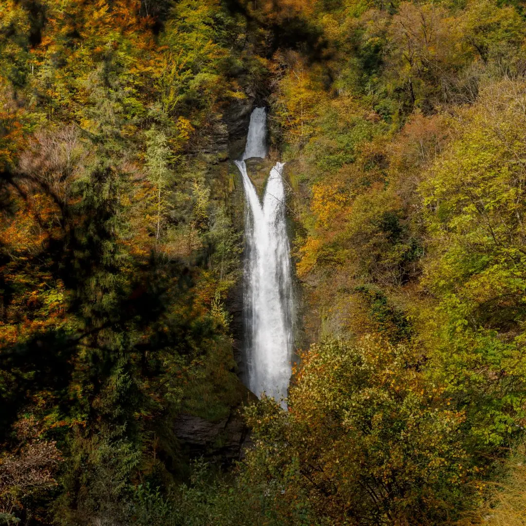 Cascade de Coeur à l'automne