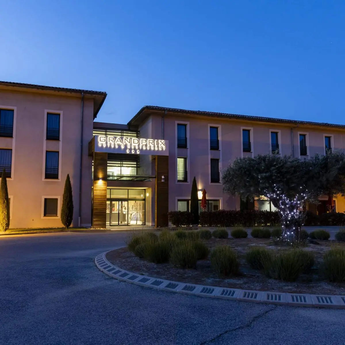 Grand Prix Hotel