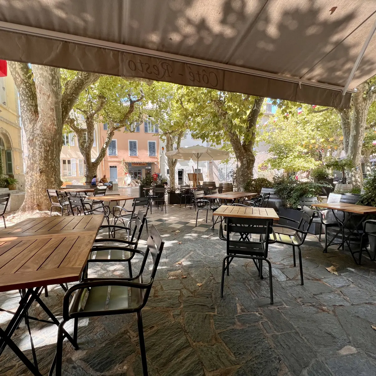 Côté resto à Collobrières