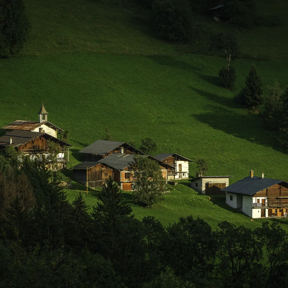 Hameau et chapelle de Saint Sauveur, Beaufortain, Savoie