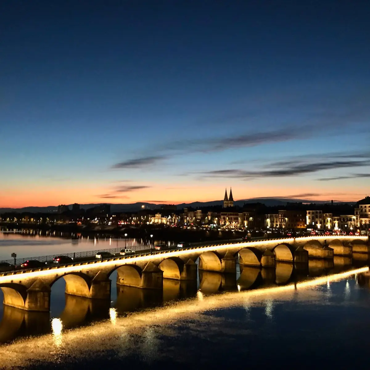 Le pont Saint-Laurent de nuit