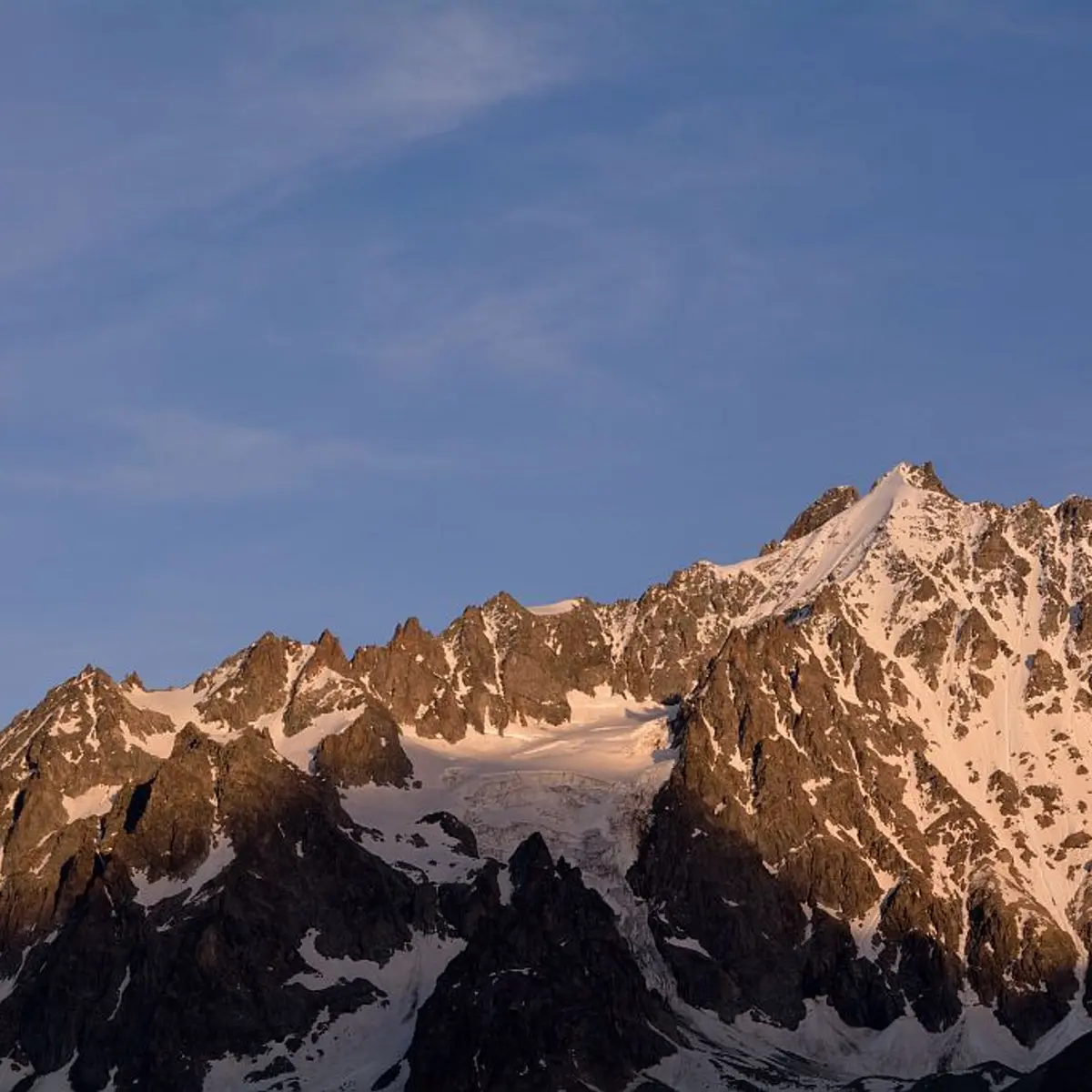 Les Agneaux au coucher du soleil depuis l'Alpe de Villar d'Arêne