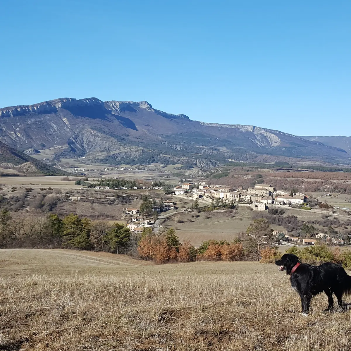 Vue sur Lagrand et le Montgarde