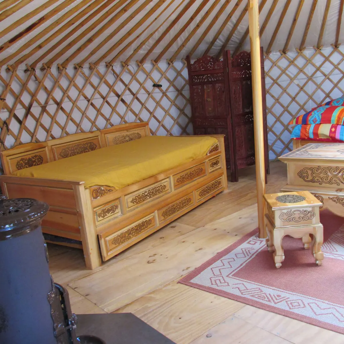Intérieur de la yourte