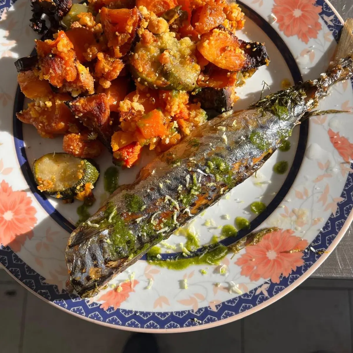 poisson entier grillé et ratatouille