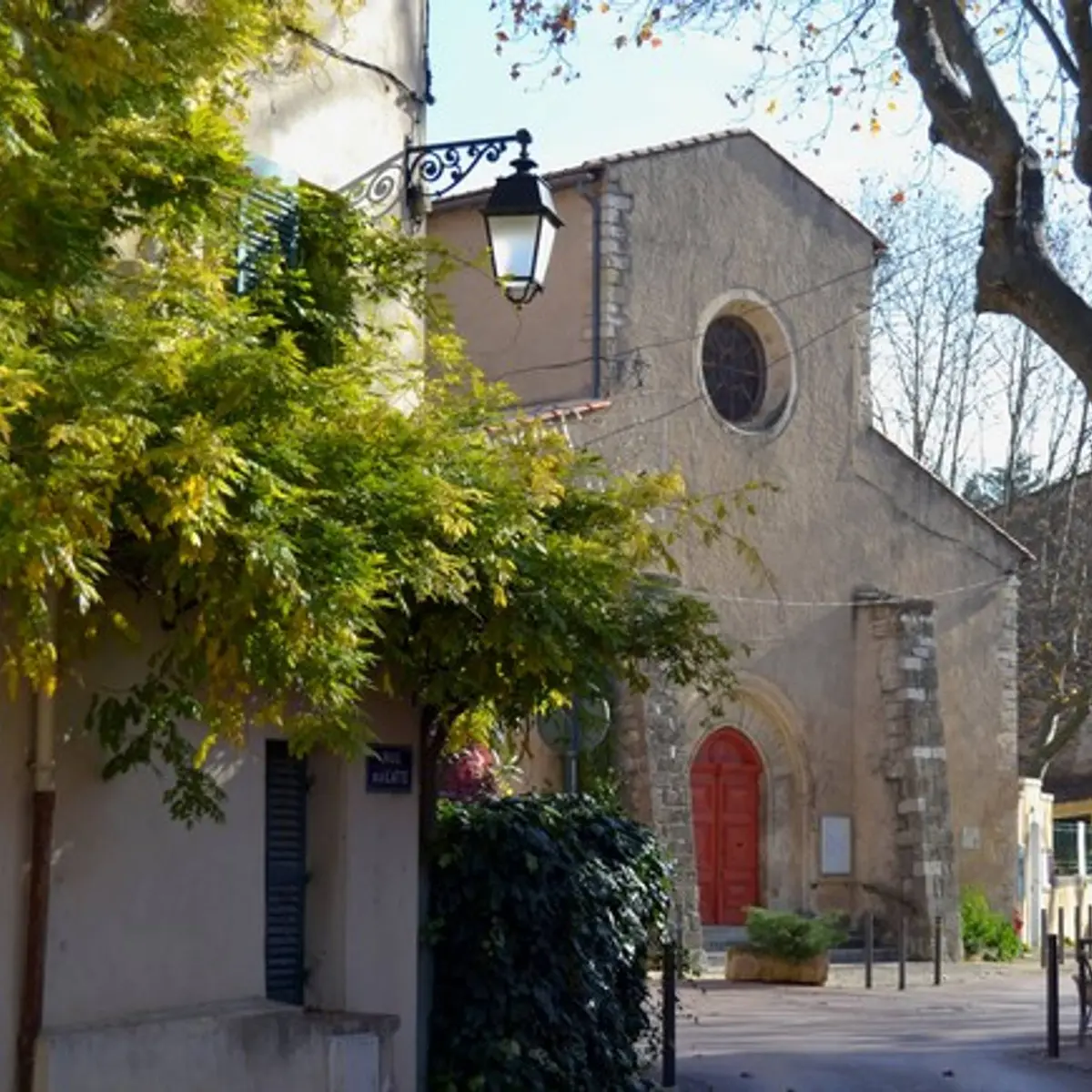 Ruelles et église de la Transfiguration