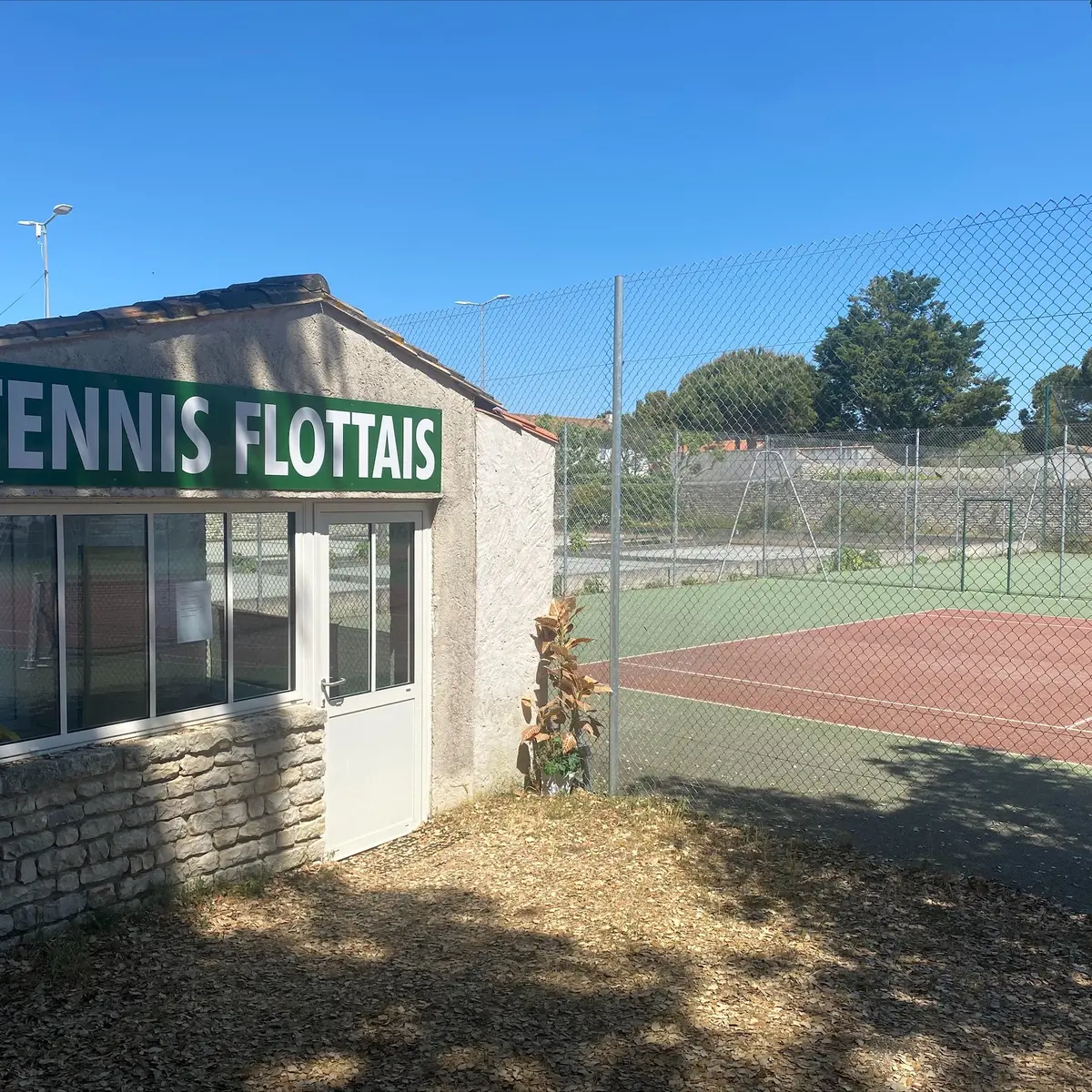 Stages et cours de tennis à La Flotte