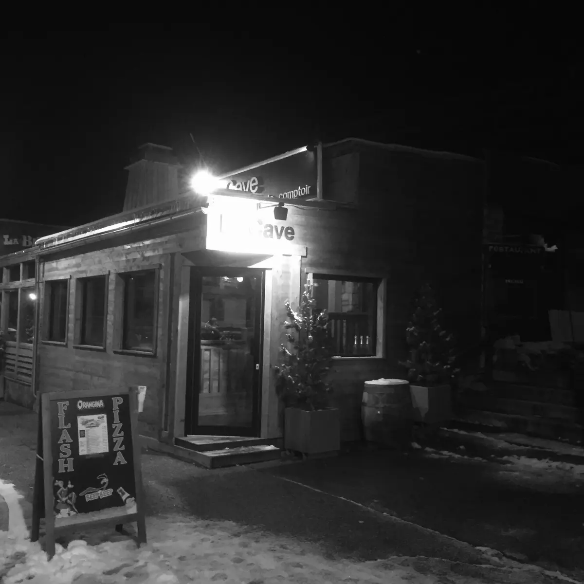 Extérieur - La Cave sur le comptoir