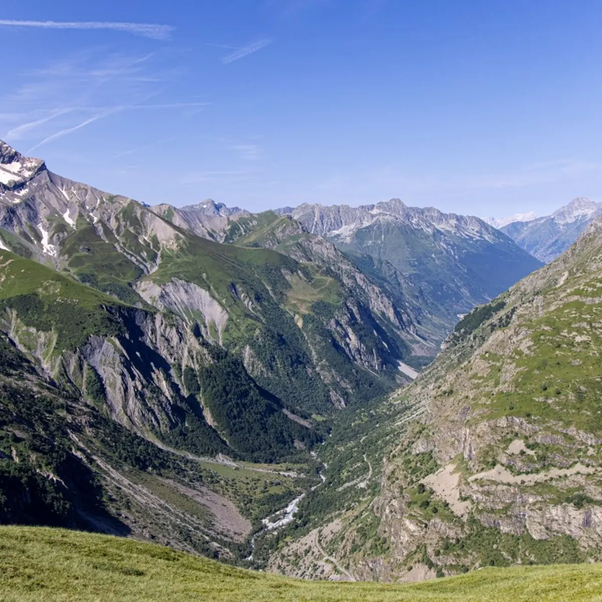 Vue sur la vallée du Valgaudemar