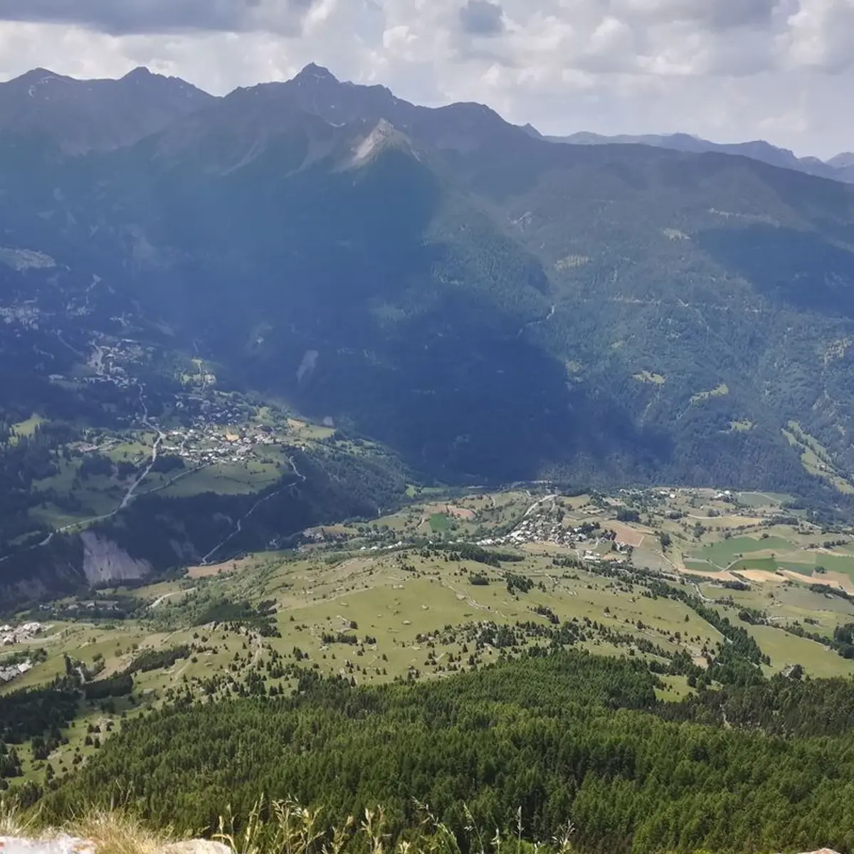 Point de vue sur les Orres et sa station